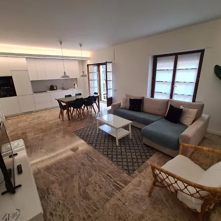 Dos Torres Exclusivos En Calle Alfonso I Apartment